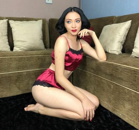 Liz sol xxx model pics