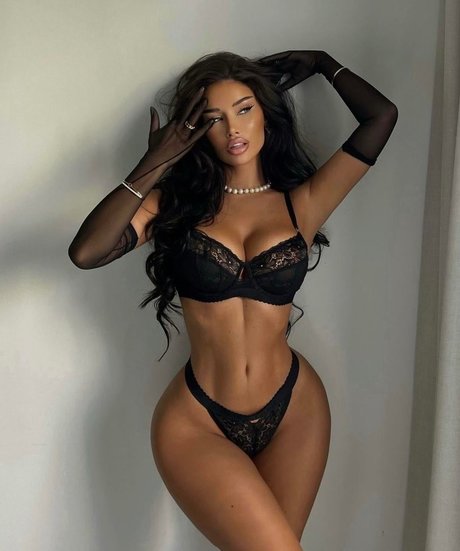 Adeleg model beautiful photos