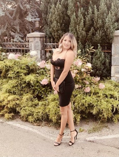 Kelly Aleman sexy model galleries