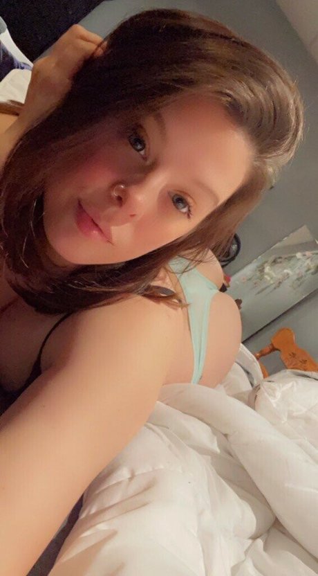 karmamegs pornstar naked image