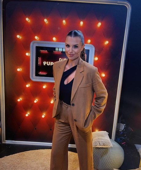 Laura Wontorra nice star photo