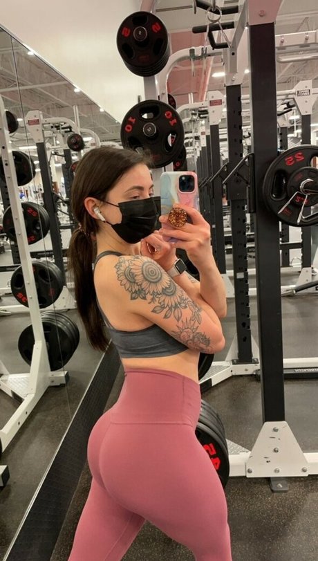 lilravebby model nude gallery