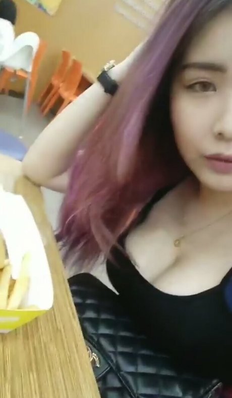 crystalcyj_ xxx pornstar picture