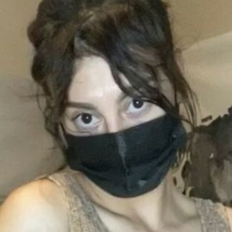 caybops nude model photo