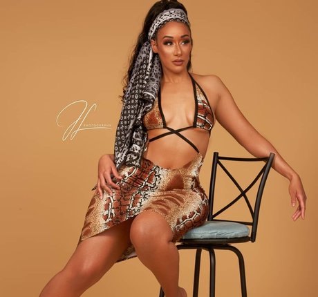 Cleo Cakes xxx pornstar img