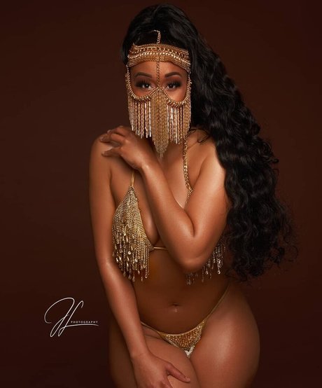 Cleo Cakes high quality star photo