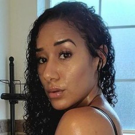 Cleo Cakes pornstar sexy galleries