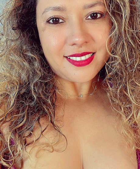 Milf Avocado hd pornstar image