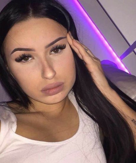 Melissa Bujold exclusive pornstar images