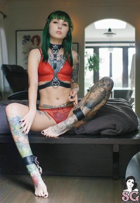 Discordia naked star photos