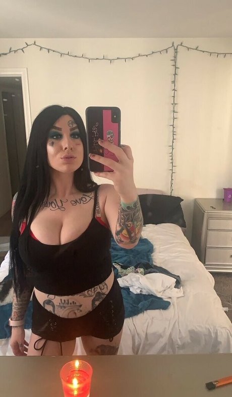 Courtdaplug high quality pornstar pic