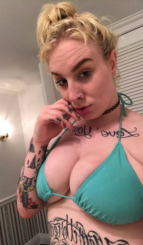 Courtdaplug pornstar sexy image