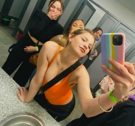 Abigail Maison hot model pics