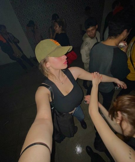 Abigail Maison model beautiful pic