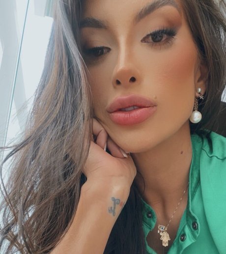 Alicia Drumolin model erotic img