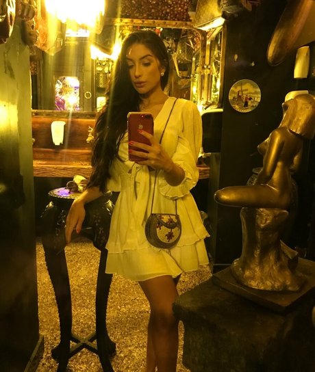 Alicia Drumolin pornstar gallery