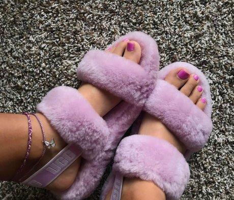 HerAthleteFeet model sexy photo