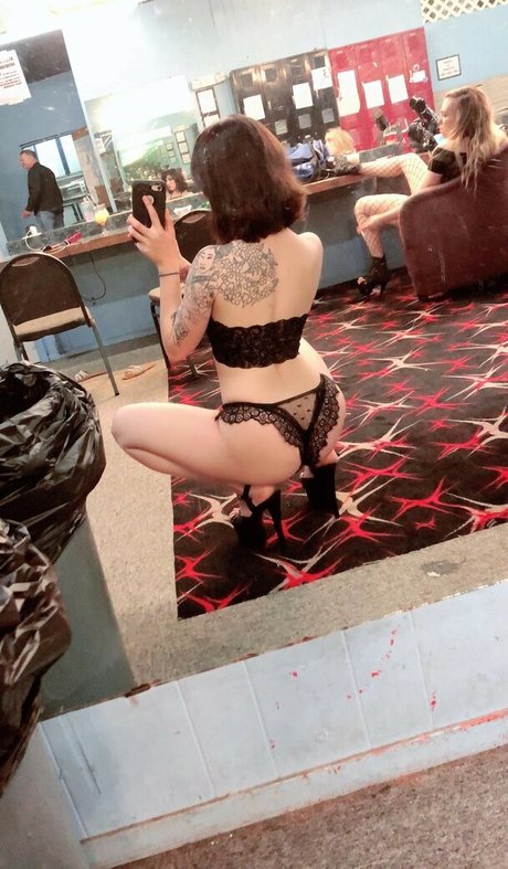 BadFawn FREE model porn photos