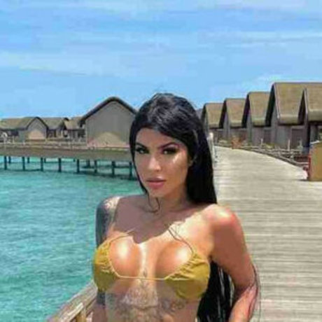 Alanamaxxine pornstar sexy photos