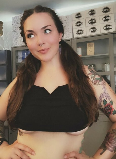 JonniJ model hd pics