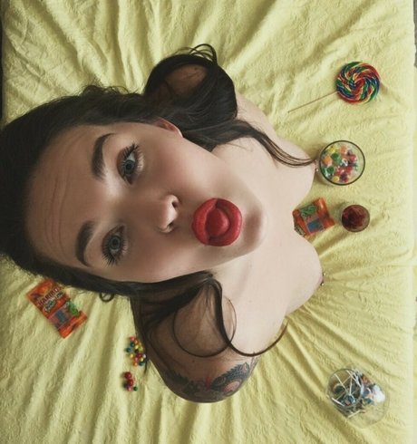 JonniJ erotic model galleries