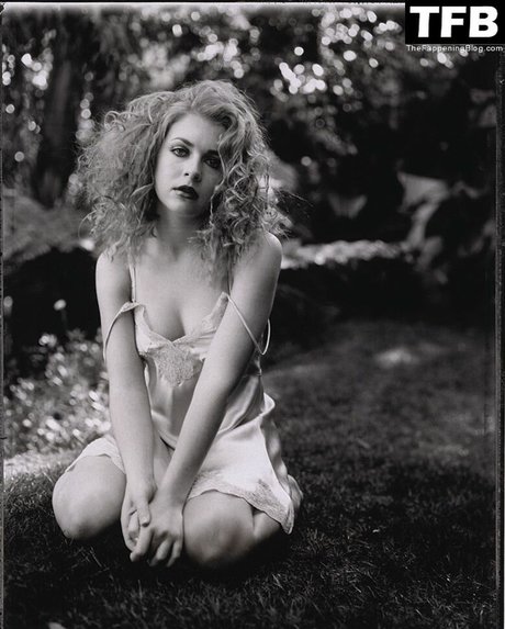 Melissa Joan Hart model exclusive photos