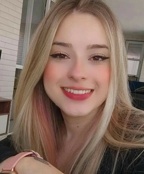 Rafaela Riggs nude model archive