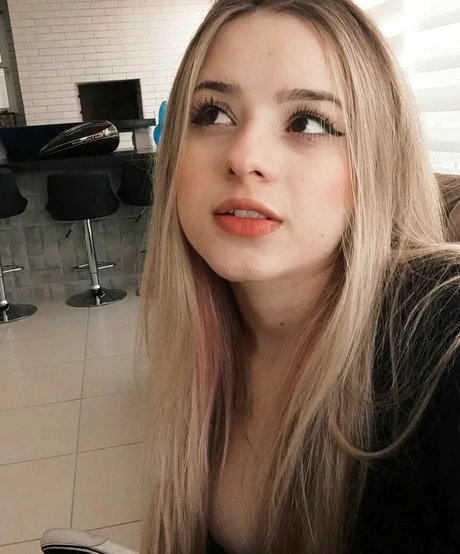 Rafaela Riggs star hot pics