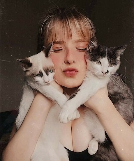 Rafaela Riggs pornstar high quality images