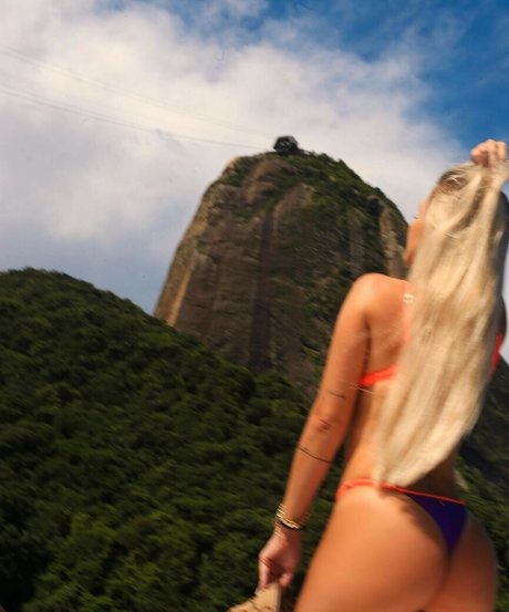 Carol Bresolin star art gallery