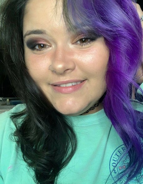 SkyebellaXXX porn actress pictures