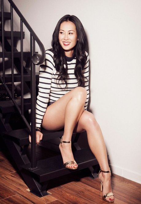 Olivia Cheng star free images