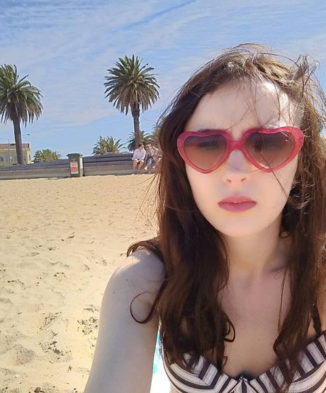 Fern Brady model nude photo