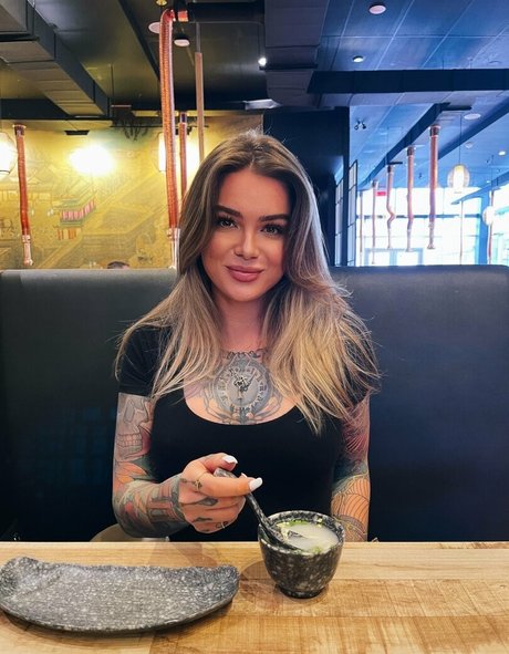 tslily pretty model photos