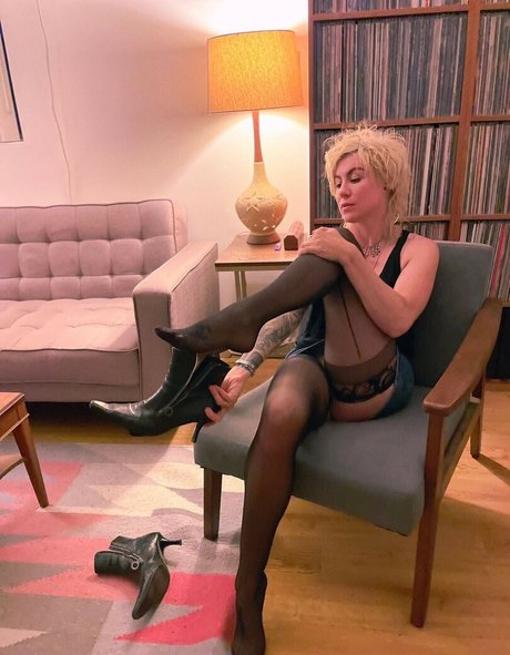 CBG19 xxx pornstar picture