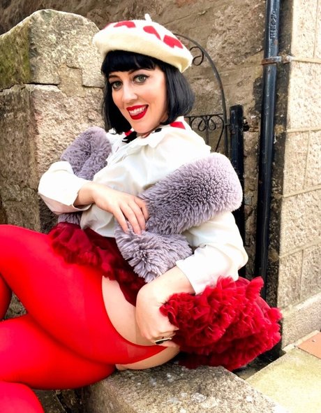 loveitwithlynsey erotic actress galleries