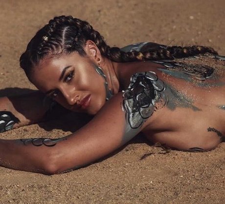 Kris Tee Lee nice star pic