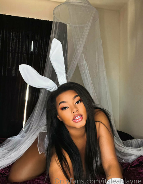 Leah Layne pornstar naked img