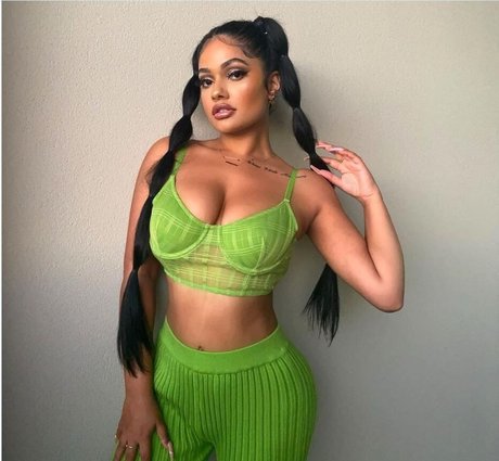 Ari Kumar pornstar pretty photo