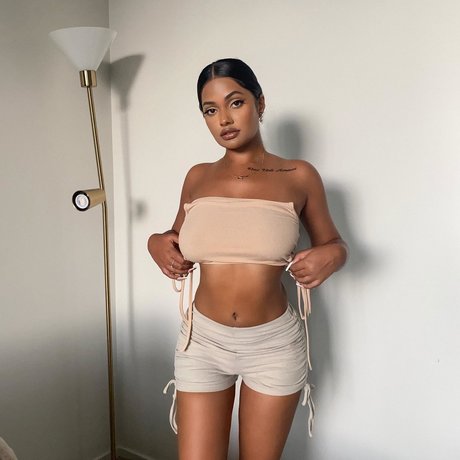 Ari Kumar pornographic star galleries