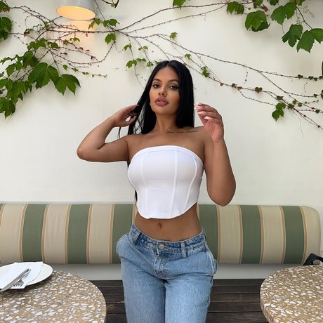 Ari Kumar sex model pics