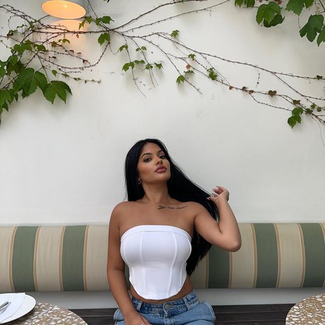 Ari Kumar pornstar free photos