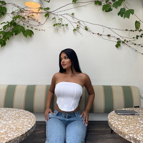 Ari Kumar star nude photo