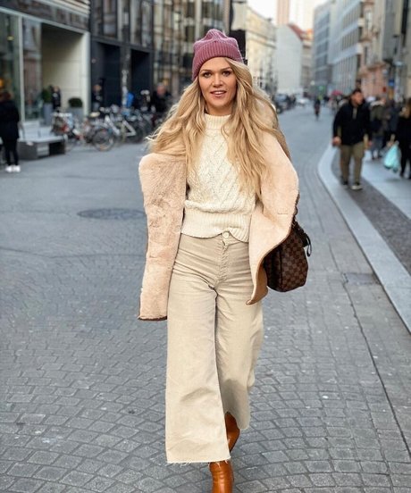 Sara Kulka hd pornstar images