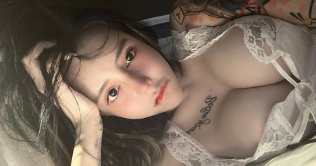 Truong Kha Tran model hot pictures