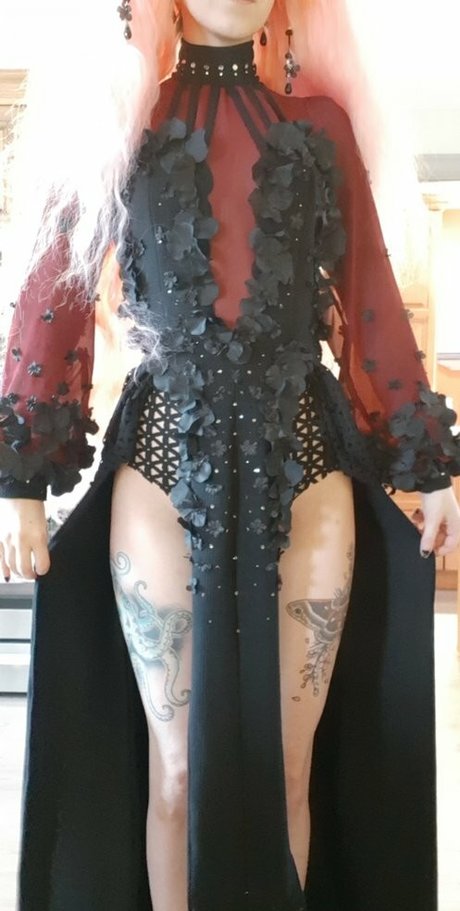 Grandaddyskulls sexy model galleries