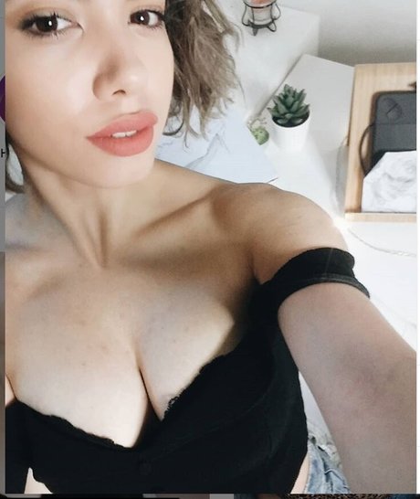 CookieThrills high quality pornstar pictures