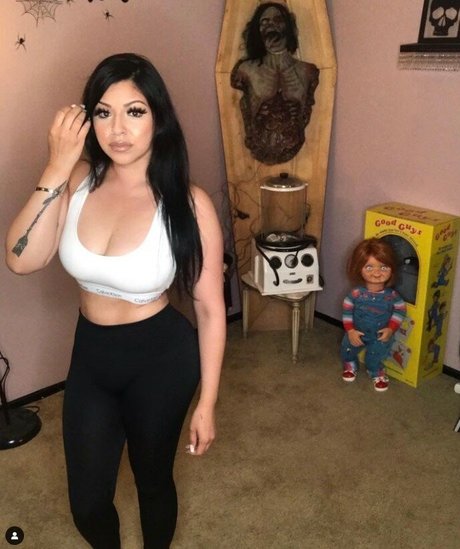 Champagne Chronicles star beautiful pictures