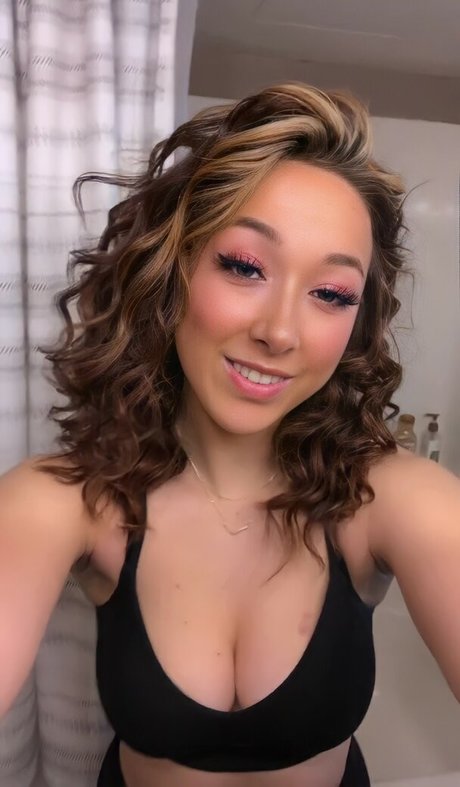 Presley Hine pornstar nude photo