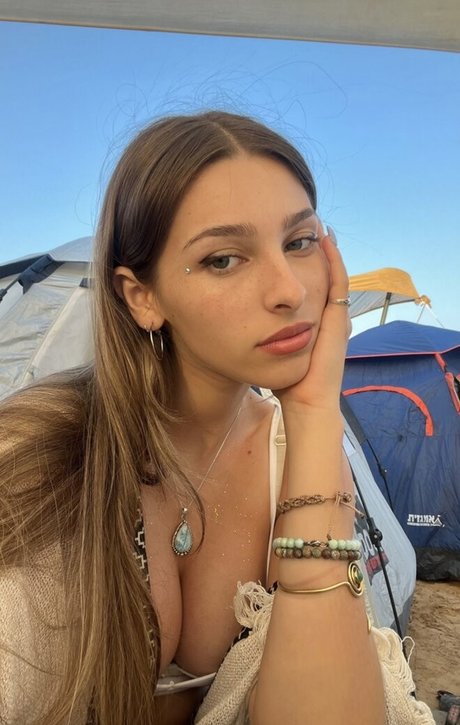 Ella Netzer star exclusive gallery